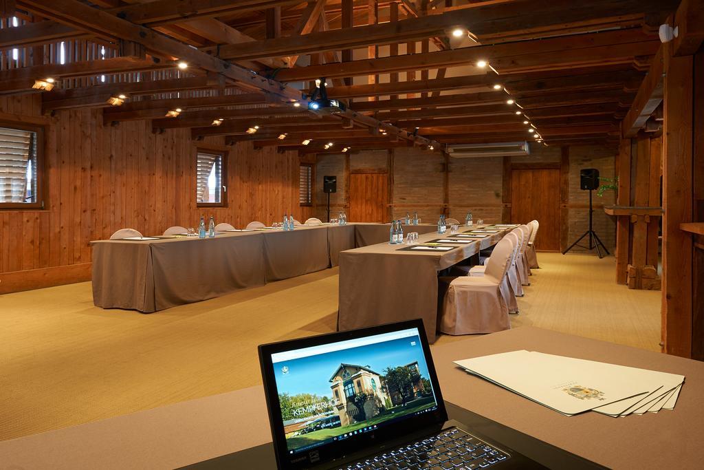 Le Kempferhof Golf Et Chateau-Hotel Plobsheim Kültér fotó